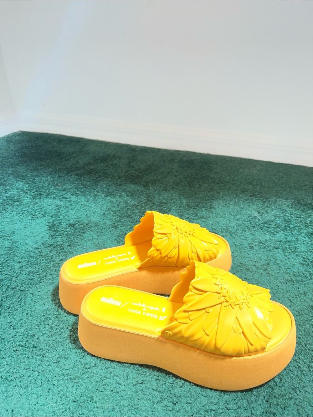 Melissa x Isabela Capeto Yellow Wedge Sandals Womens US 7 - Picture 6 of 10